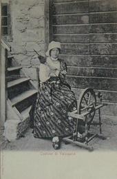 DONNA IN COSTUME VALSUGANOTTO ( Inizi '900)